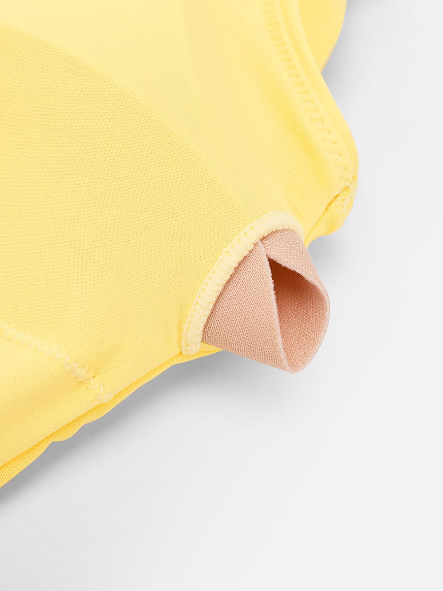LumaShape Swimsuit — close-up stofstructuur
